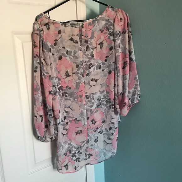 LC Sheer Blouse 🌸 - Picture 3 of 4